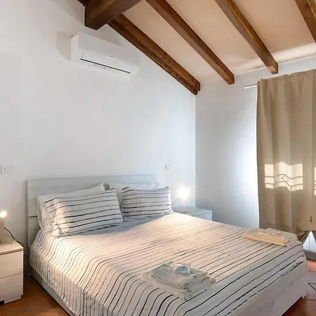 Casa Al Mare شقة بيتراسانتا